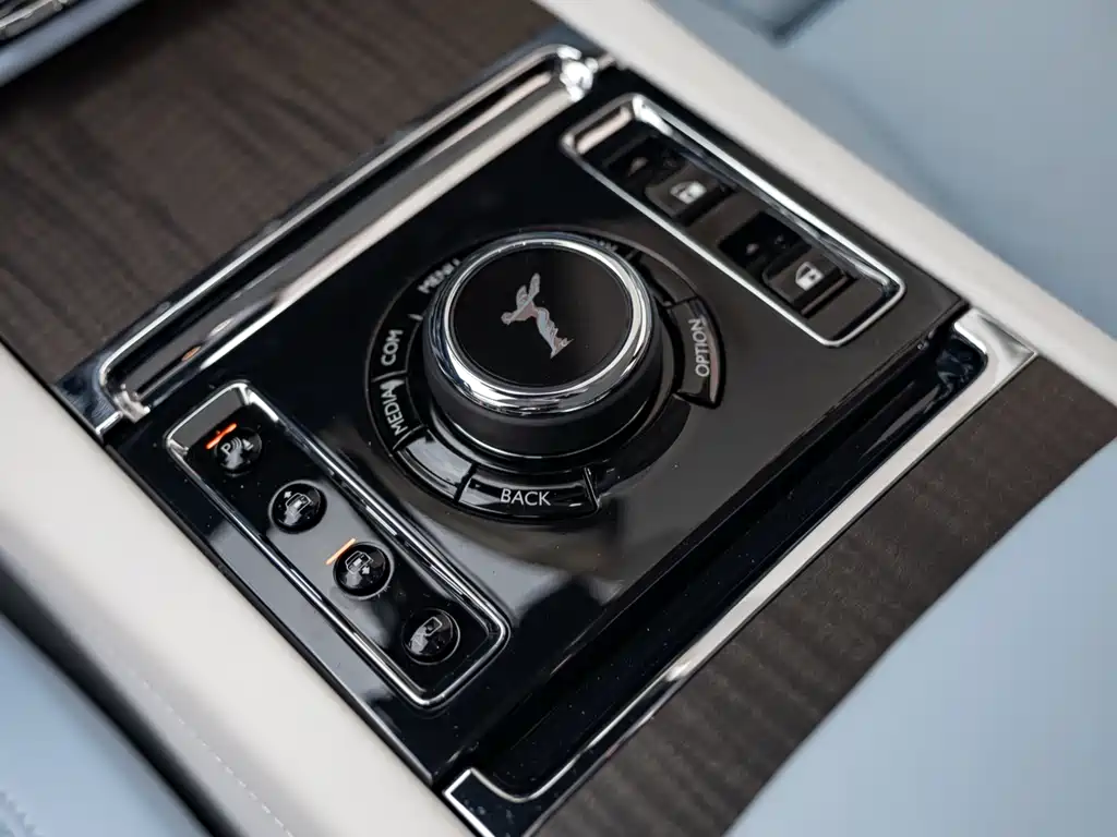 Rolls-Royce Ghost 2023 — фото 18