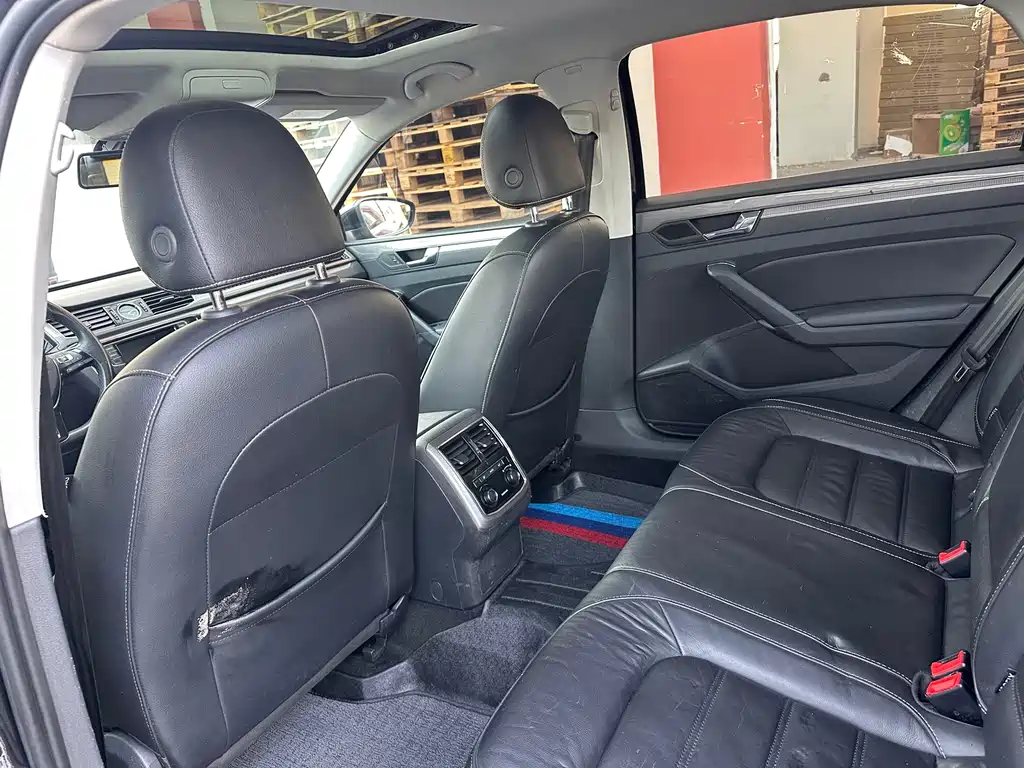 Volkswagen Passat 2019 — фото 10