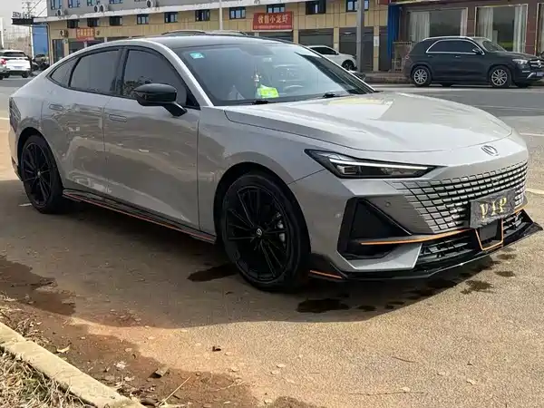 Changan UNI-V 2022