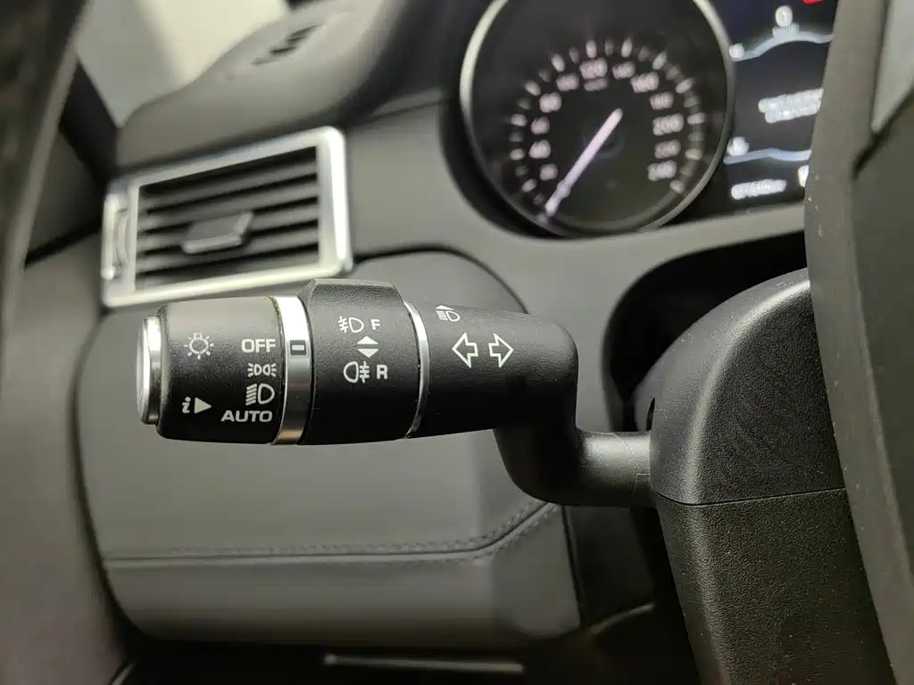 Land Rover Discovery Sport 2019 — фото 21