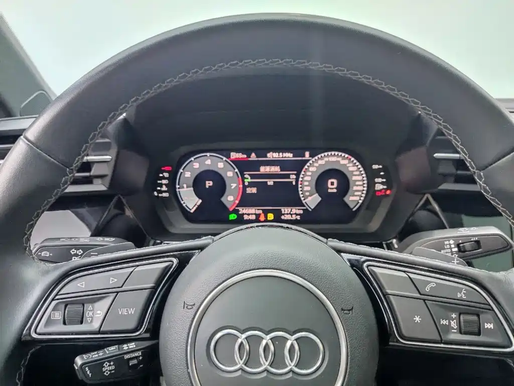 Audi A3 2023 — фото 11