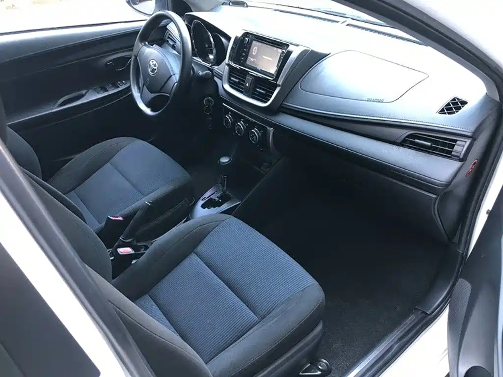 Toyota Yaris L 2018 — фото 8