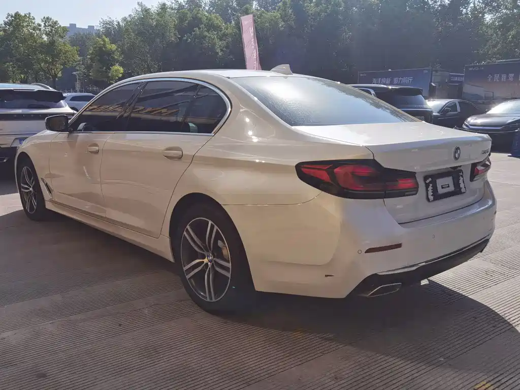 BMW 5 Series 2023 — фото 13