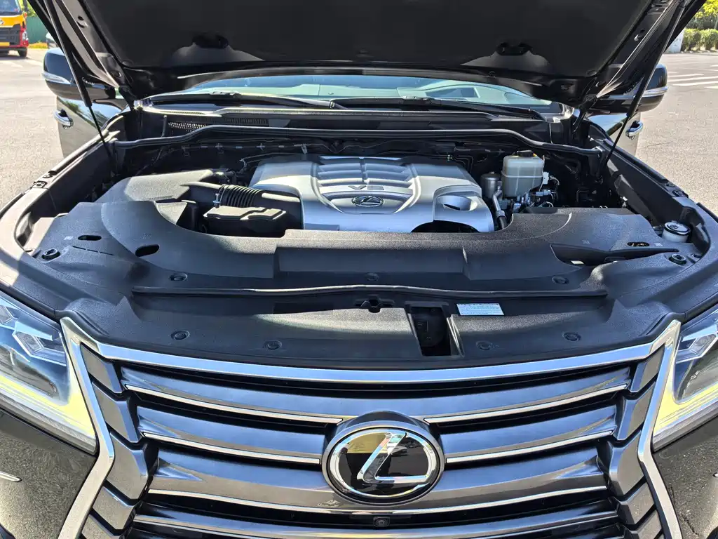 Lexus LX 2016 — фото 13