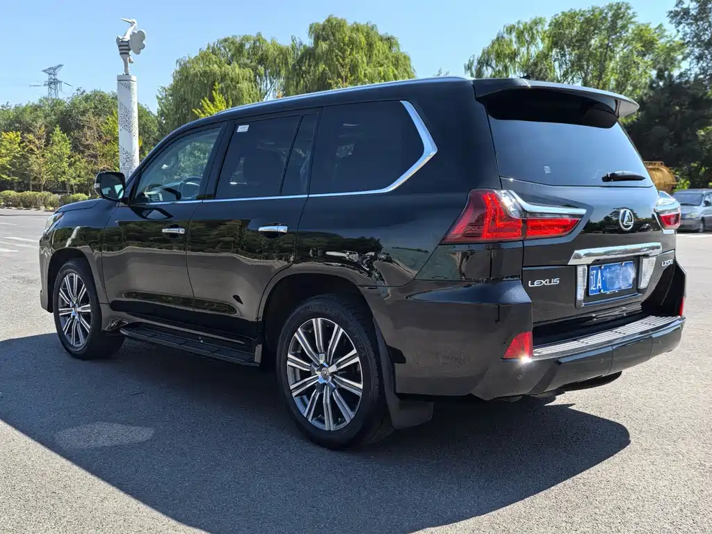 Lexus LX 2016 — фото 15