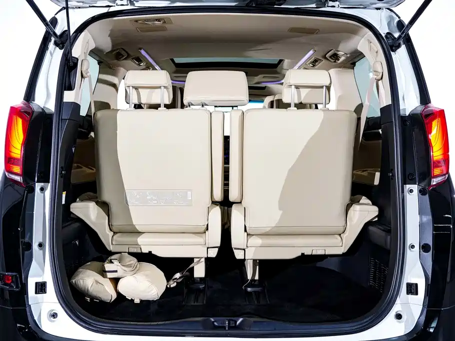 Toyota Alphard 2020 — фото 34