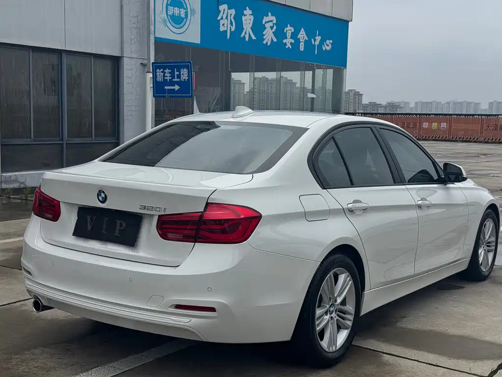 BMW 3 Series 2016 — фото 17
