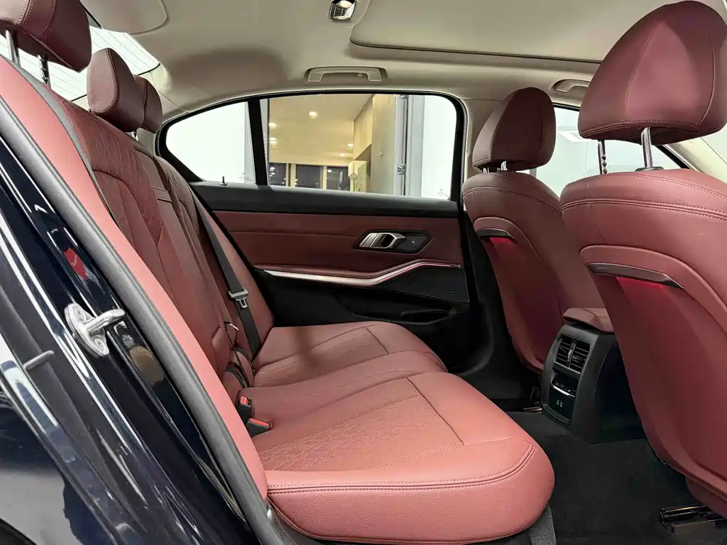 BMW 3 Series 2025