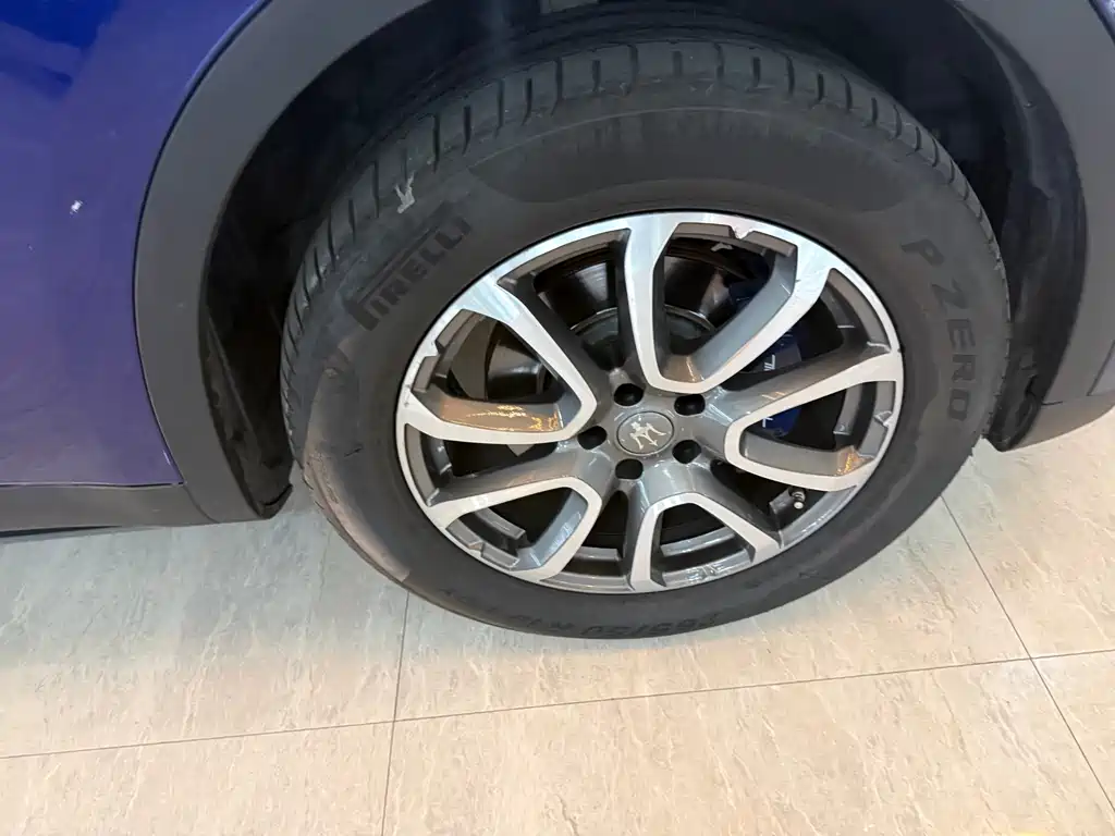 Maserati Levante 2018 — фото 12
