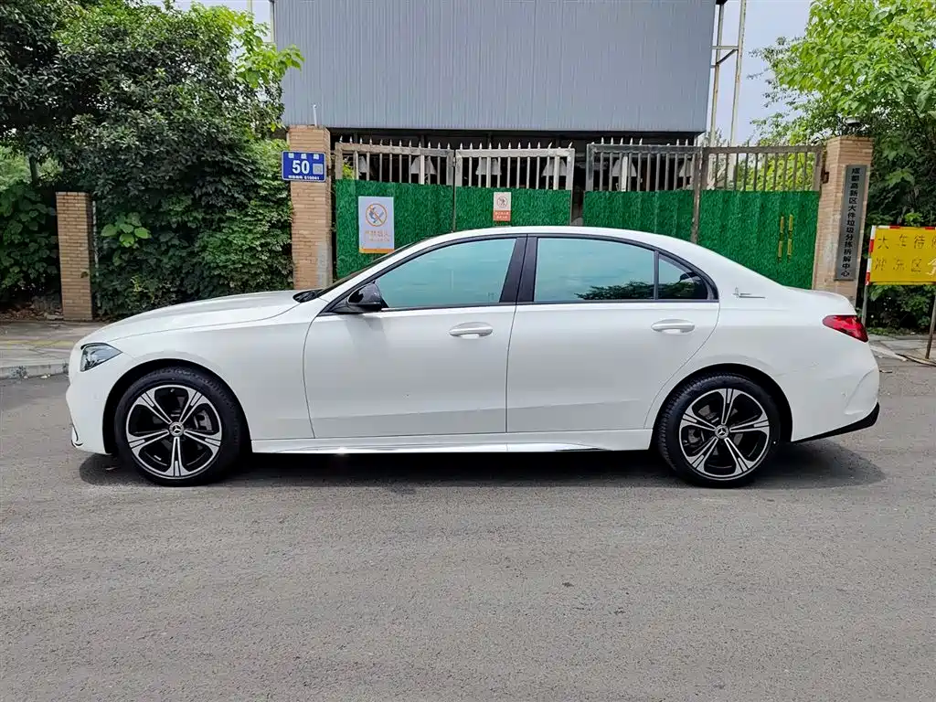 Mercedes-Benz C-Class 2022