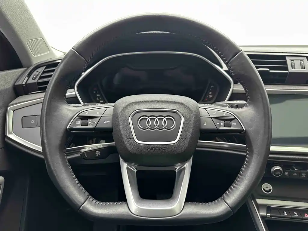 Audi Q3 2022 — фото 18