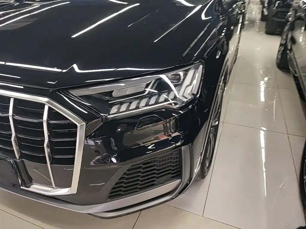 Audi Q7 2020 — фото 24