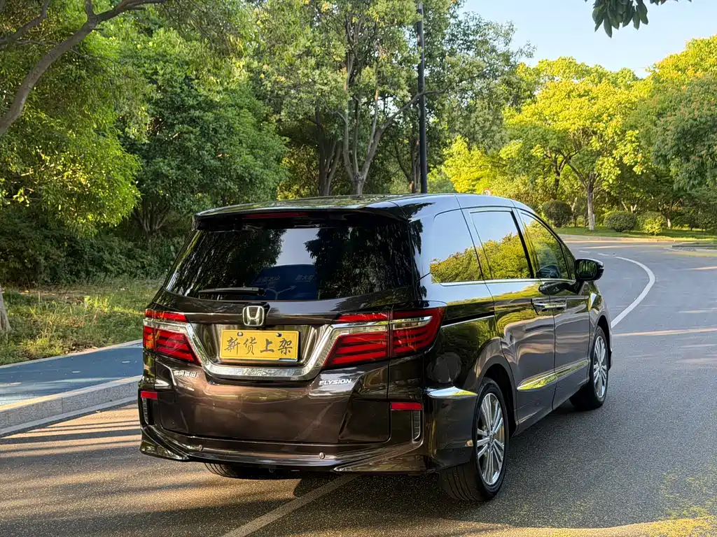 Honda Elysion 2018 — фото 12