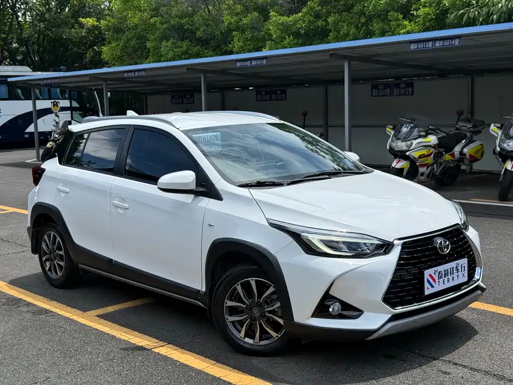 Toyota Yaris L 2022