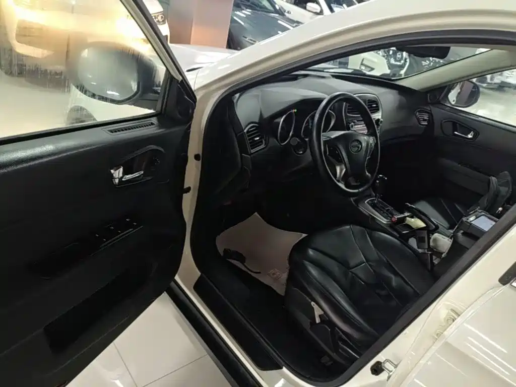 GAC Trumpchi GS5 2015 — фото 16