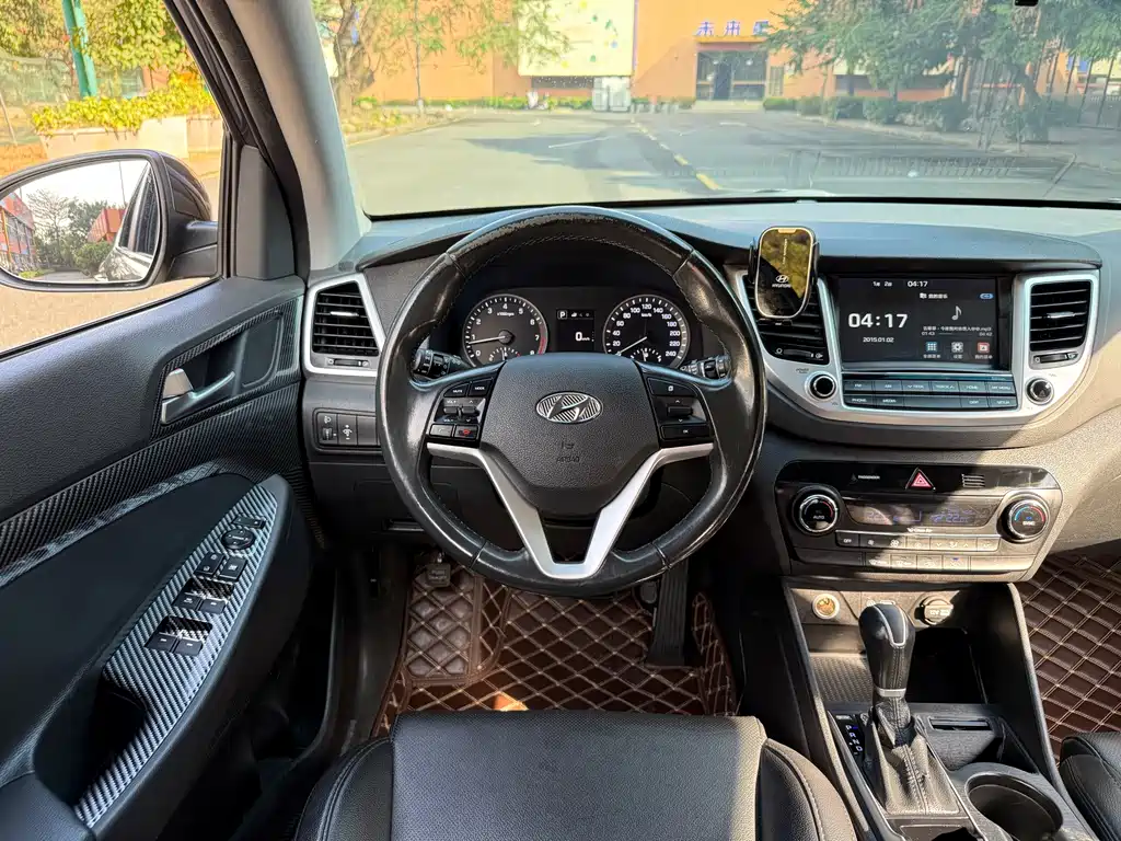 Hyundai Tucson 2017 — фото 15