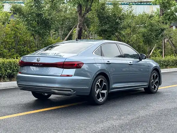 Volkswagen Passat 2022