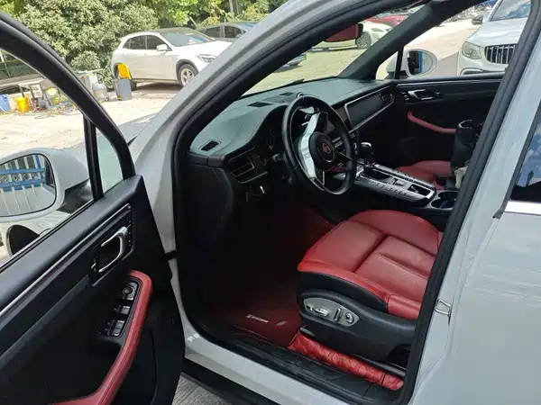 Porsche Macan 2021
