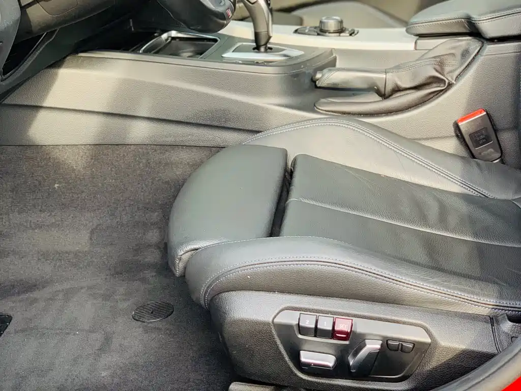 BMW 3 Series 2018 — фото 15