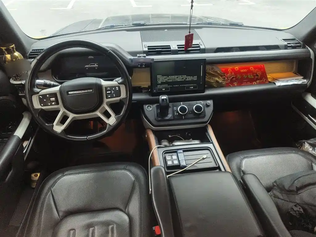 Land Rover Defender 2021 — фото 13