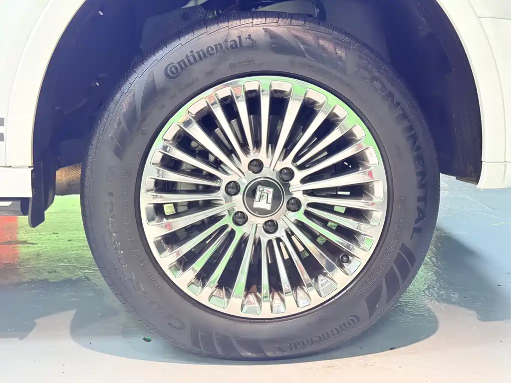 Tank 500 New Energy 2024 — фото 37