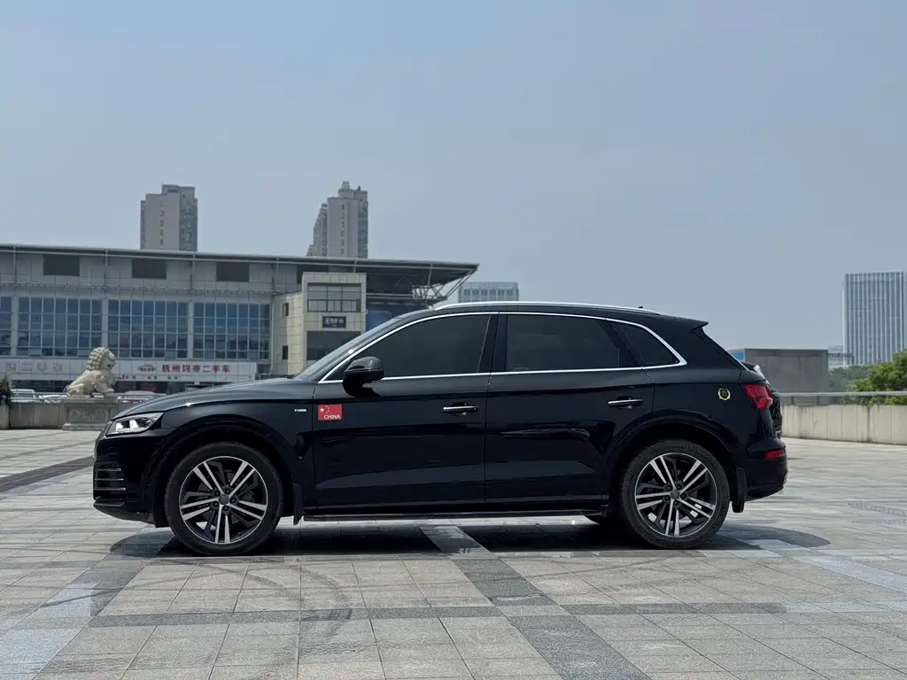 Audi Q5L 2020 — фото 3