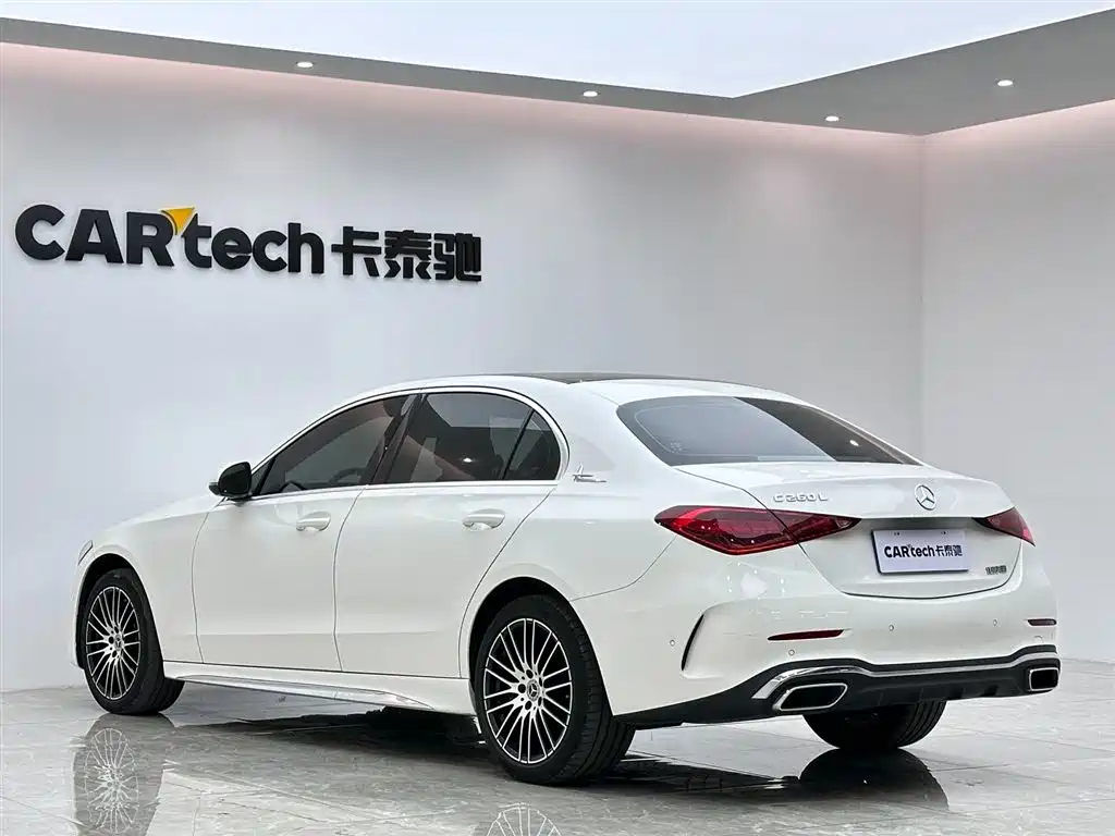 Mercedes-Benz C-Class 2024 — фото 3