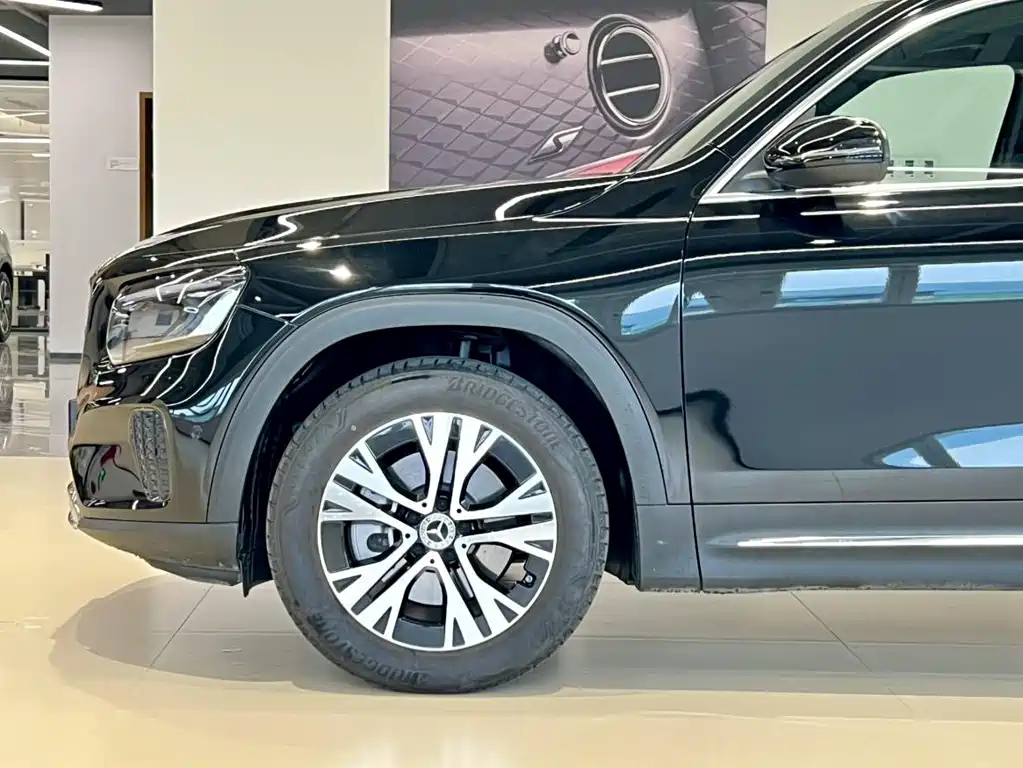 Mercedes-Benz GLB 2024