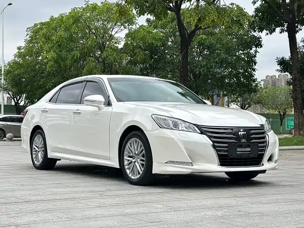 Toyota Crown 2017