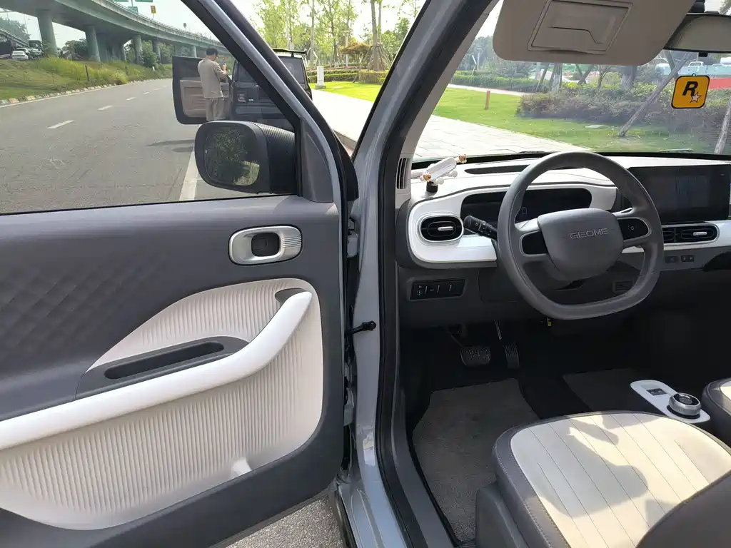 Geely Galaxy Panda 2025 — фото 12