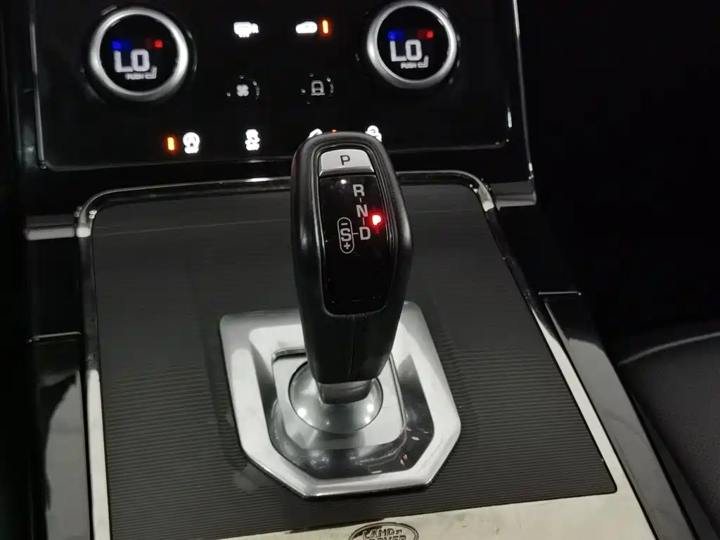 Land Rover Evoque 2020 — фото 13