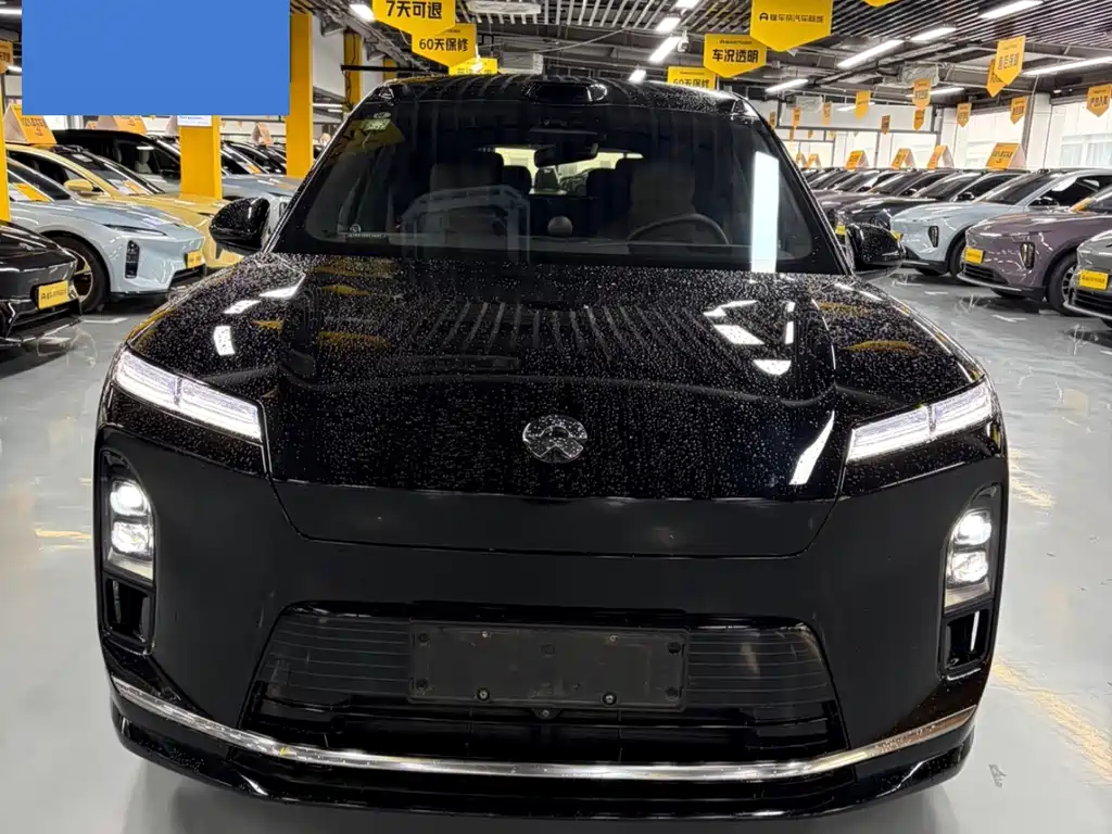 NIO ES8 2025