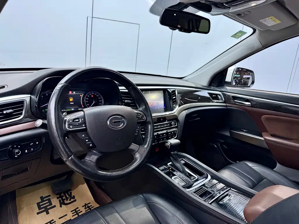 GAC Motor Trumpchi GS8 2017 — фото 8