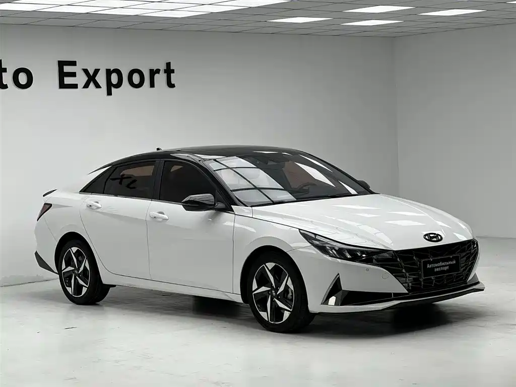 Hyundai Elantra 2023