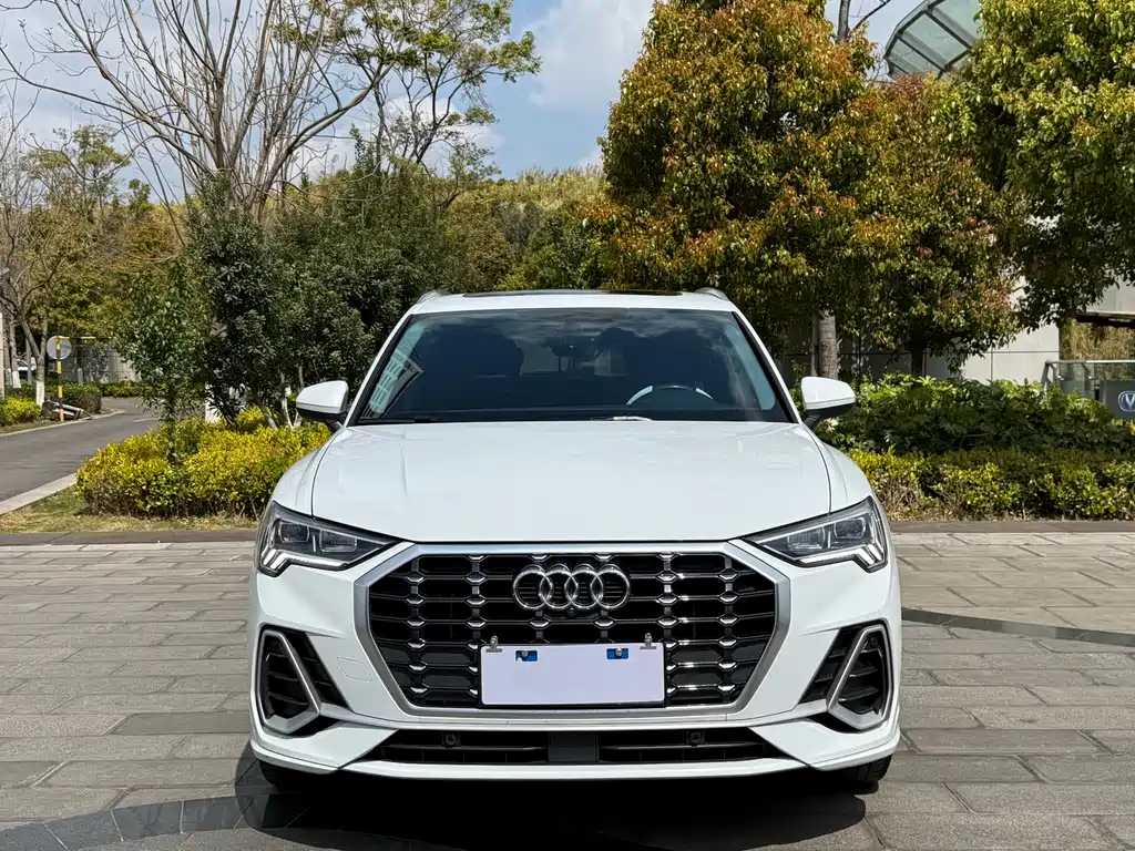 Audi Q3 2022 — фото 2
