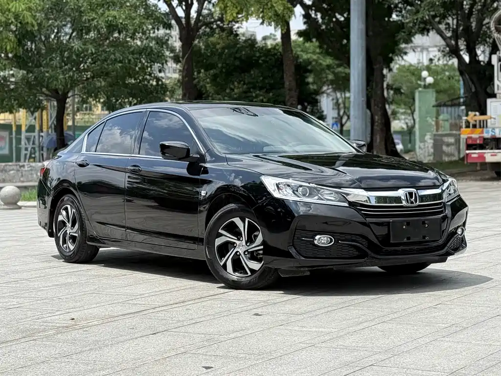 Honda Accord 2016 — фото 3