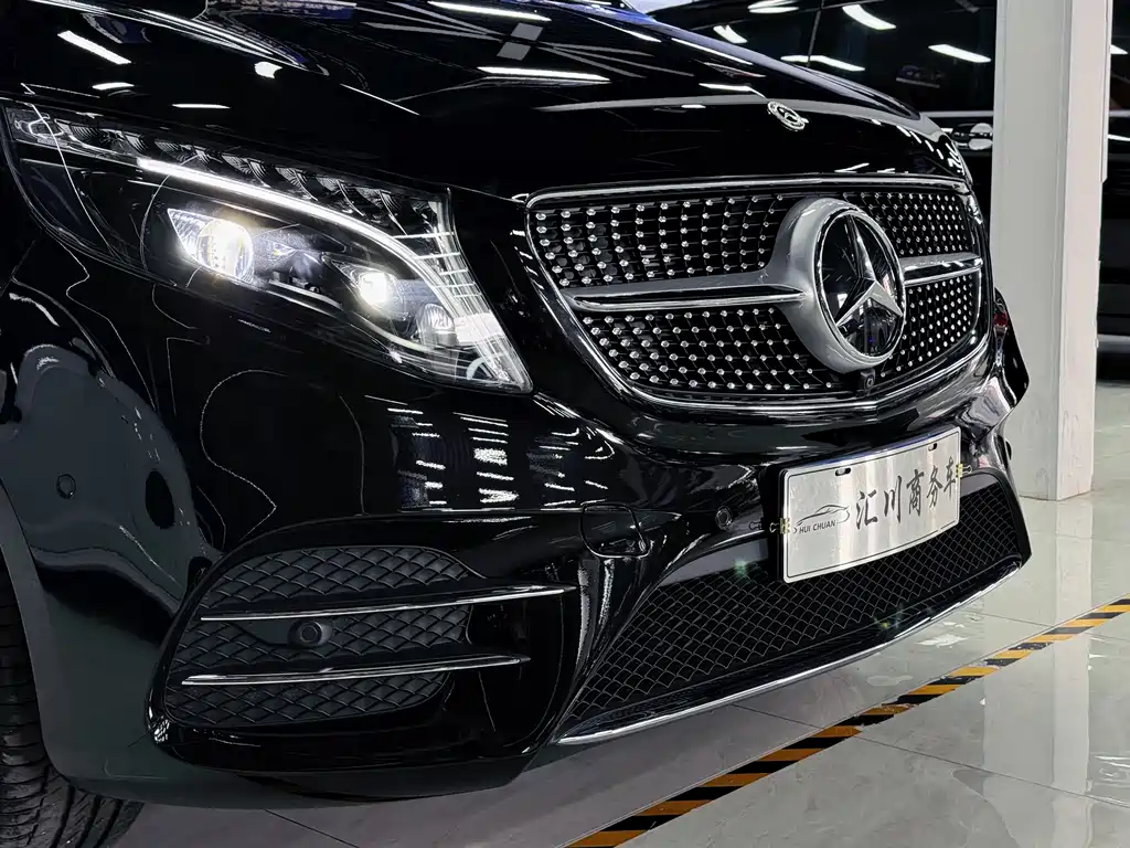 Mercedes-Benz V-Class 2024 — фото 15