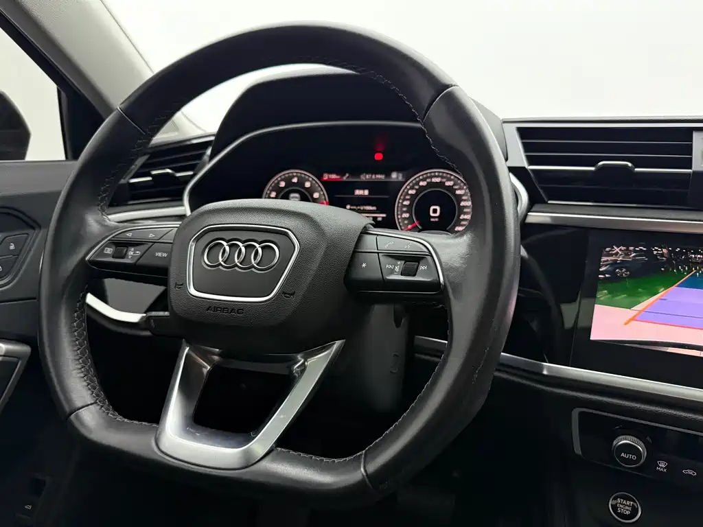 Audi Q3 2022 — фото 16