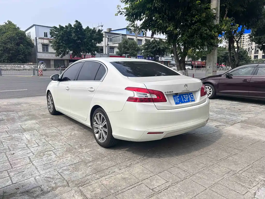 Peugeot 408 2015 — фото 12