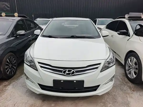 Hyundai Accent 2014