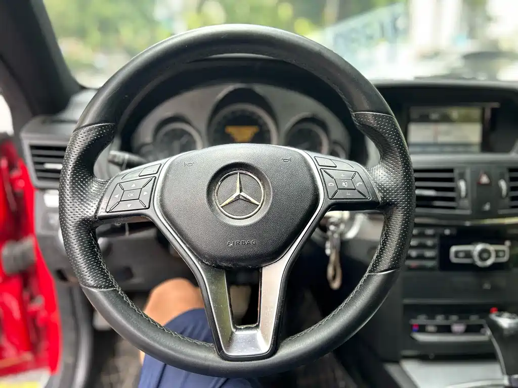 Mercedes-Benz E-Class 2013 — фото 10