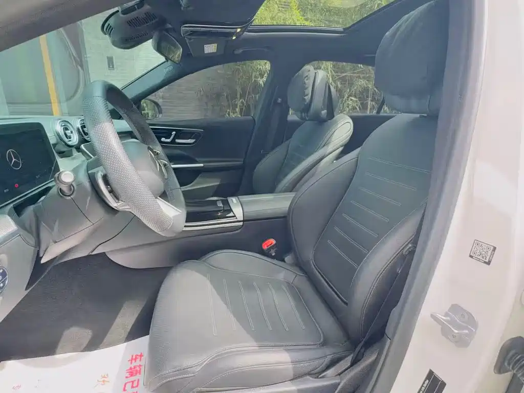Mercedes-Benz C-Class 2024