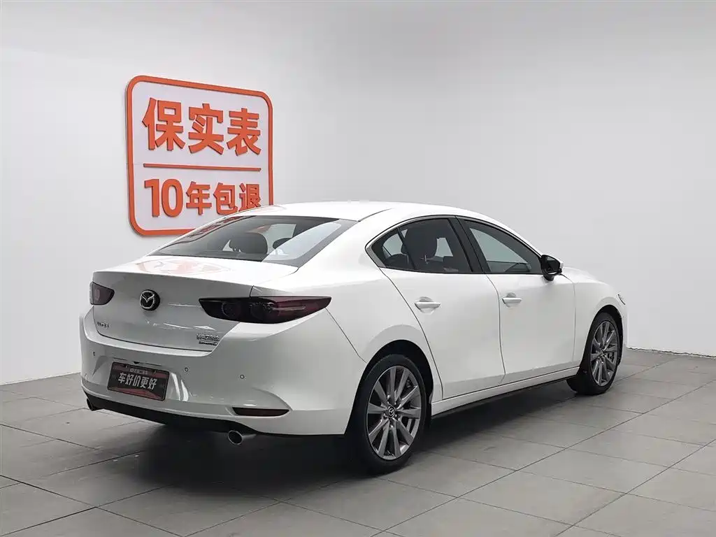 Mazda 3 Axela 2023 — фото 2