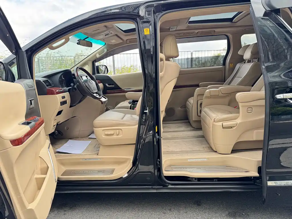 Toyota Alphard 2011 — фото 12
