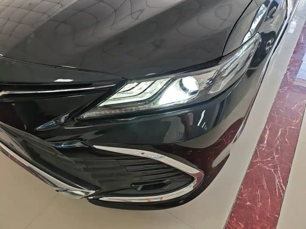 Toyota Camry 2023 — фото 24