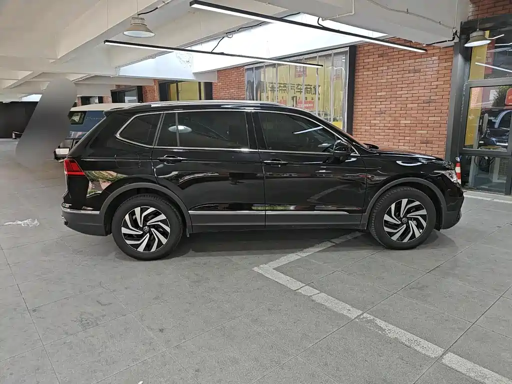 Volkswagen Tiguan L 2025 — фото 5