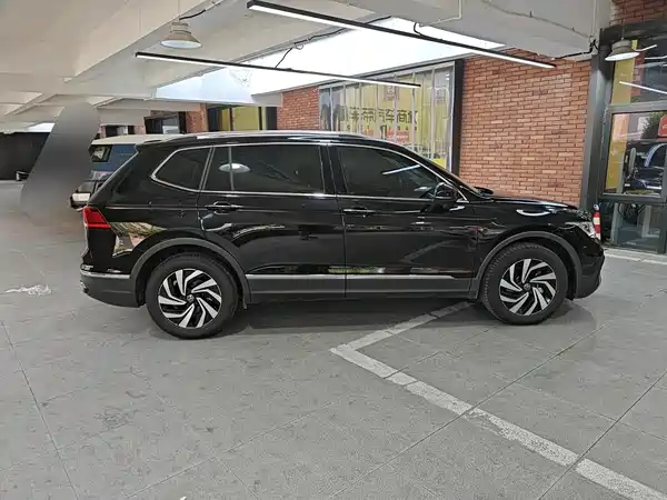 Volkswagen Tiguan L 2025
