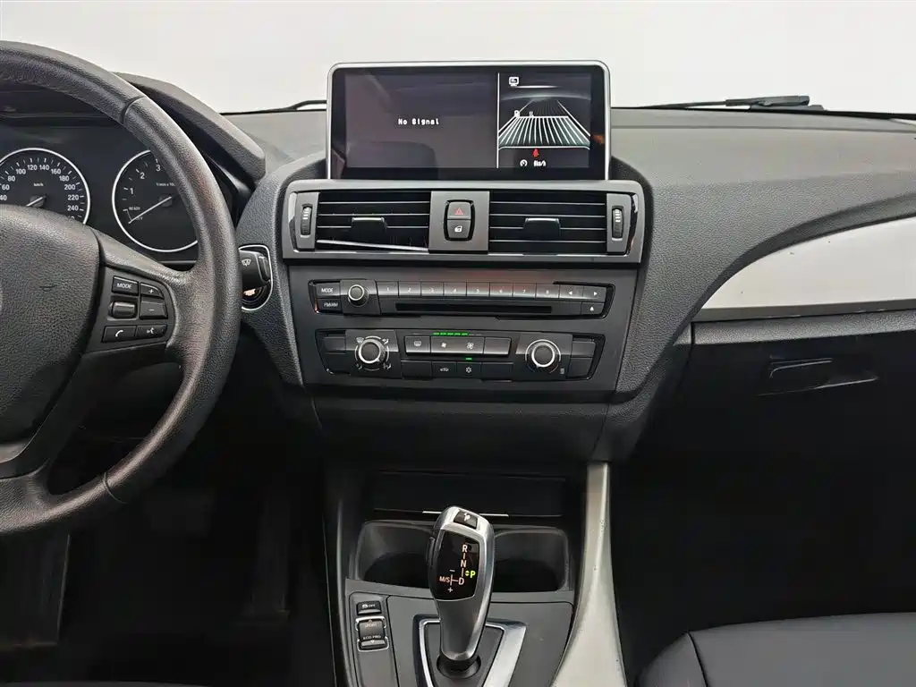 BMW 1 Series 2012 — фото 12