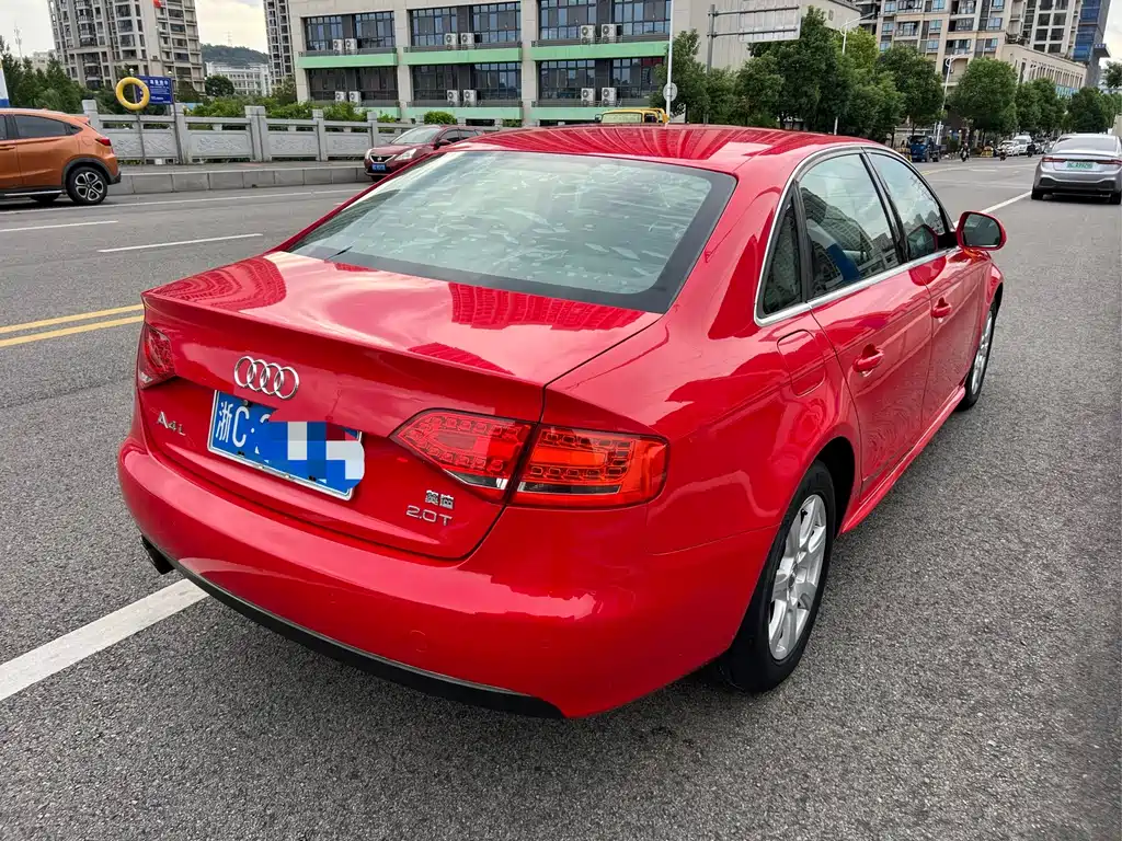 Audi A4L 2011