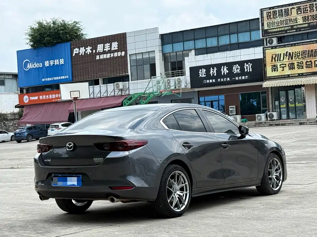 Mazda 3 Axela 2020 — фото 4